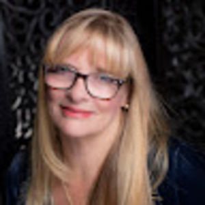 Meet your Posher, Denise
